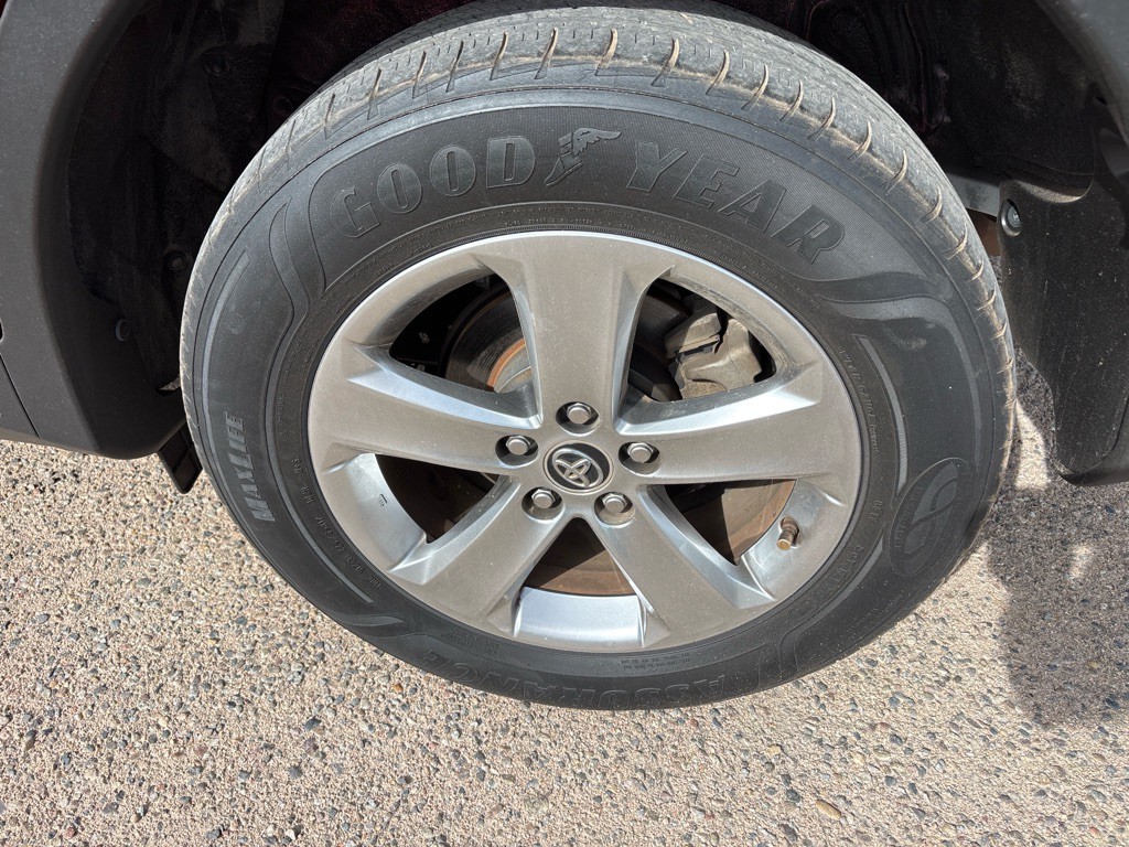 2015 Toyota Rav4 Image 15