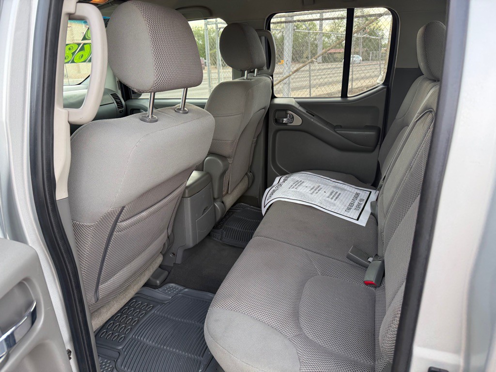 2007 Nissan Frontier Image 6