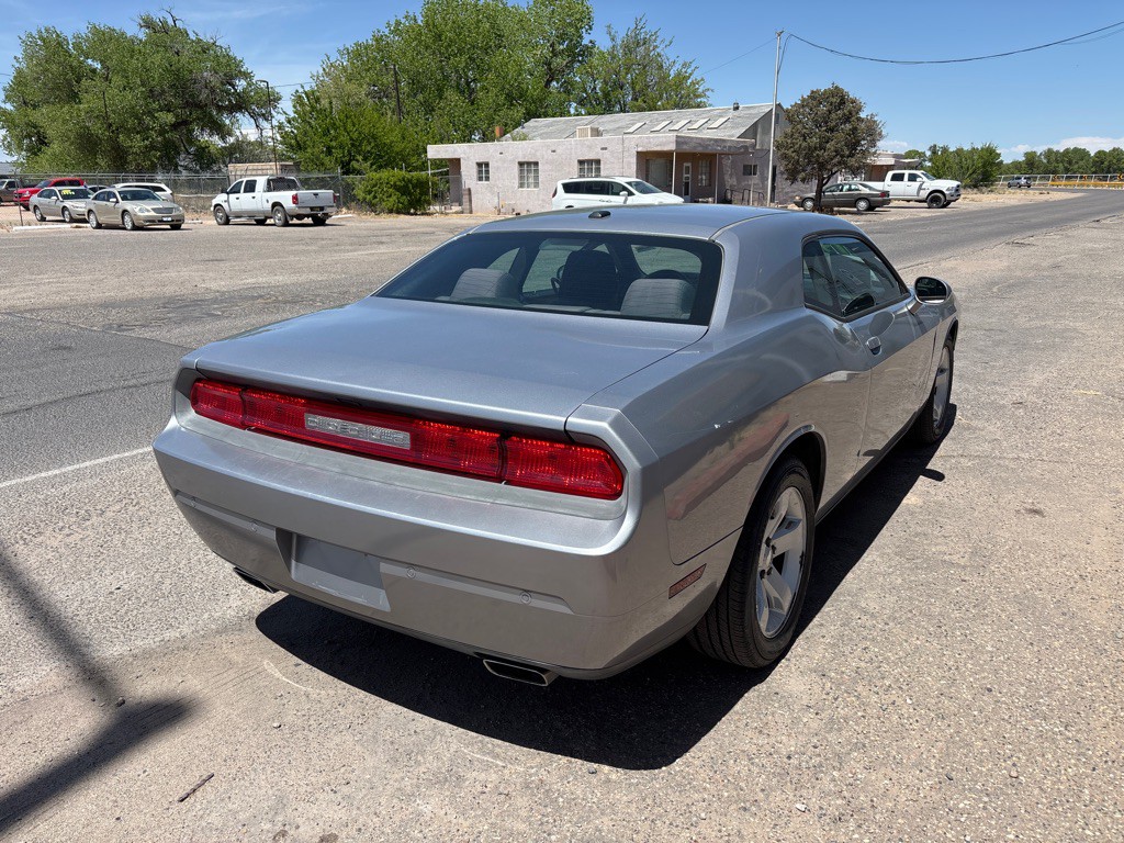 2014 Dodge Challenger Image 4