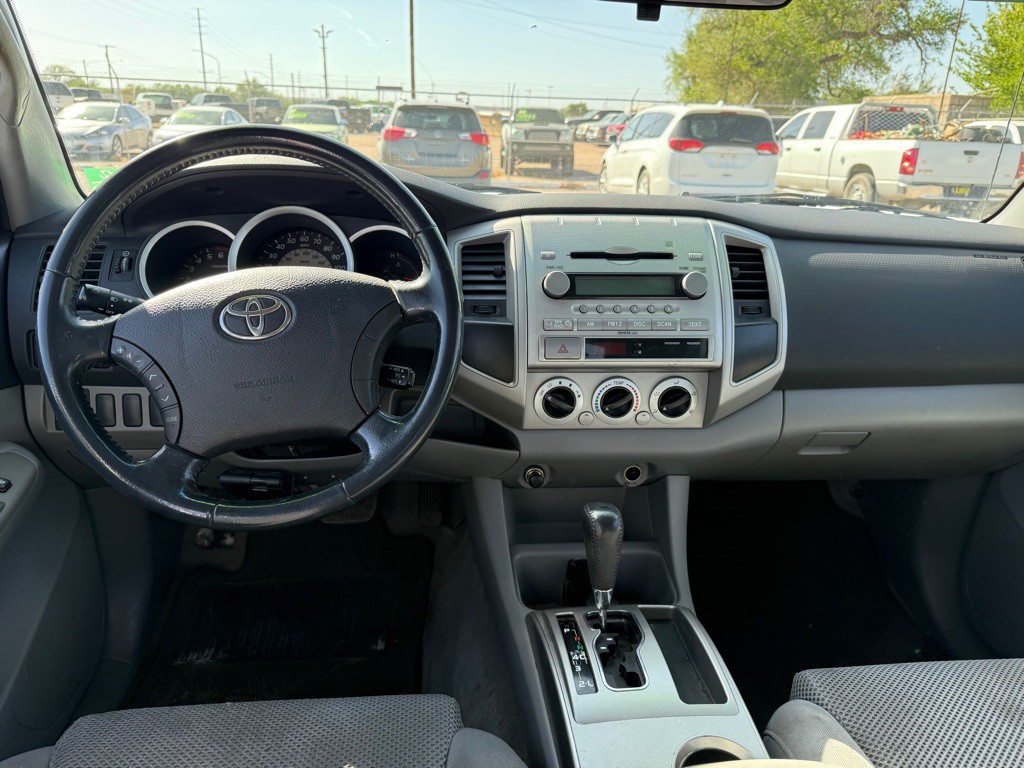 2005 Toyota Tacoma Image 10