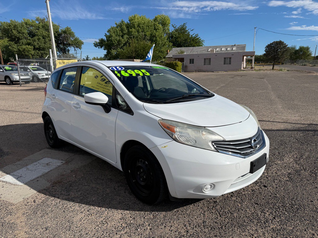 2015 Nissan Versa Image 2