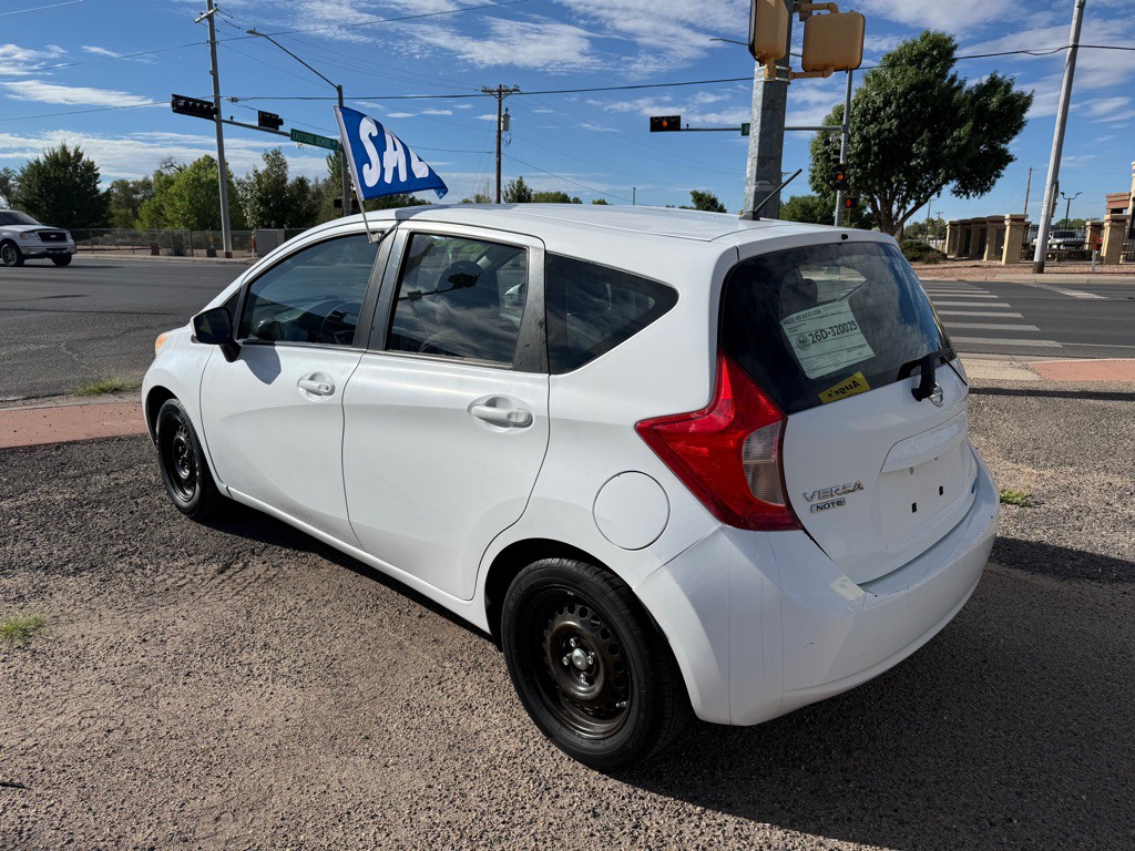2015 Nissan Versa Image 4