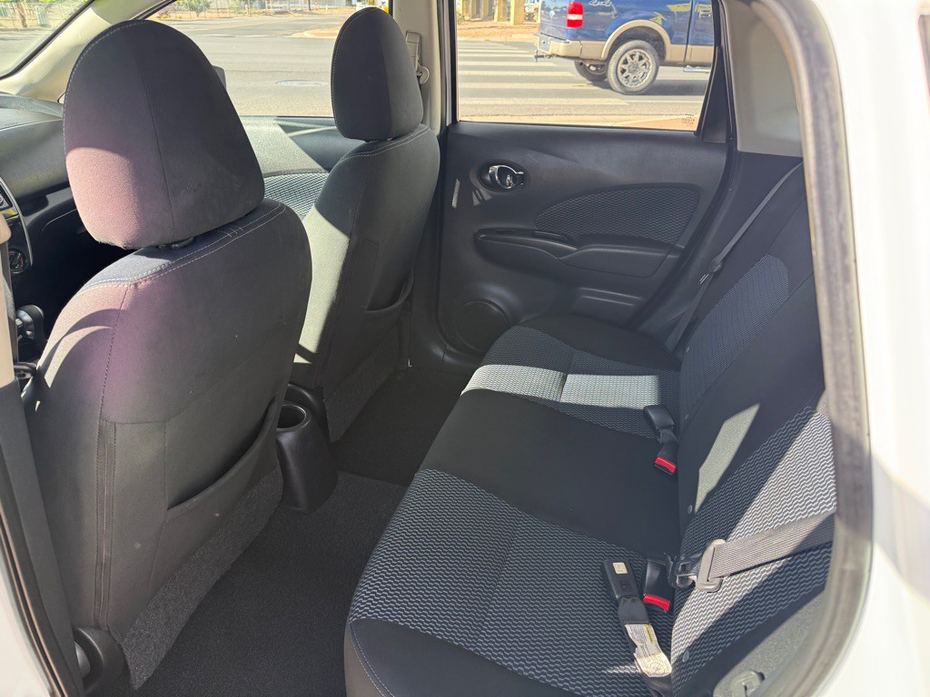 2015 Nissan Versa Image 6