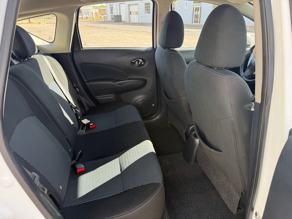 2015 Nissan Versa Image 8