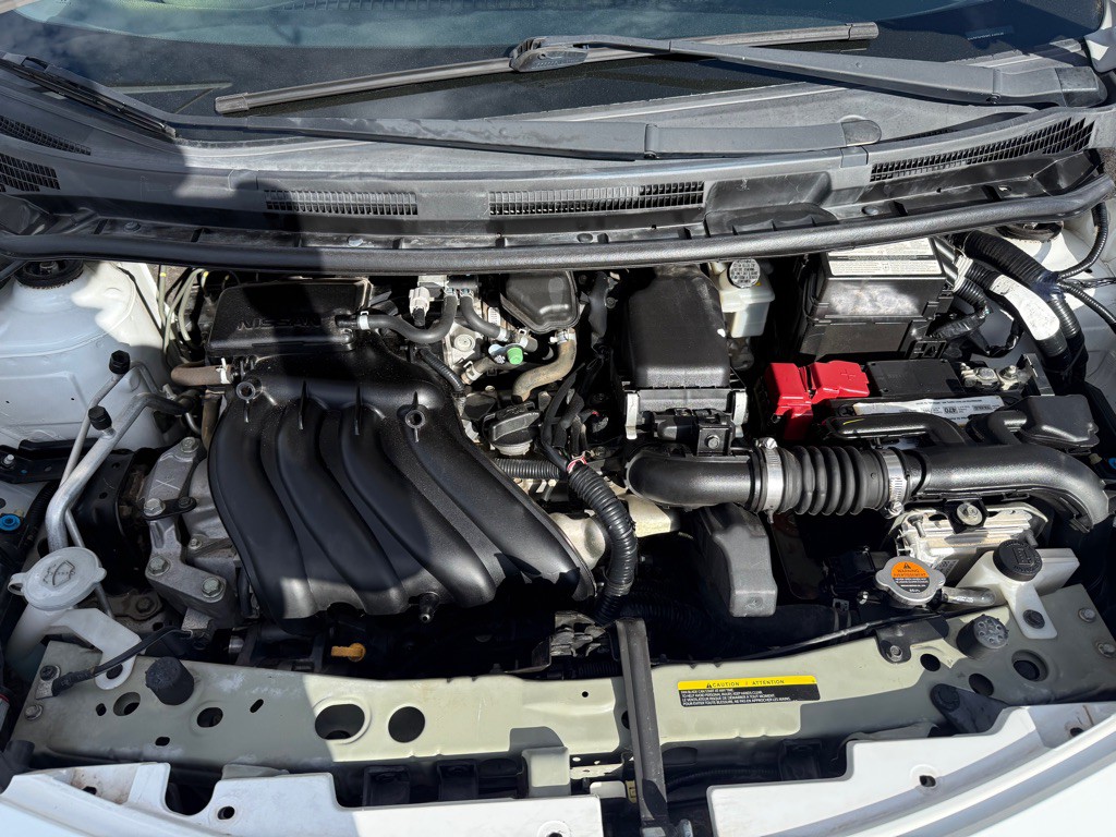 2015 Nissan Versa Image 9