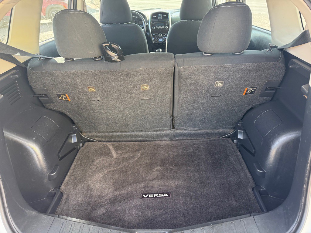 2015 Nissan Versa Image 12