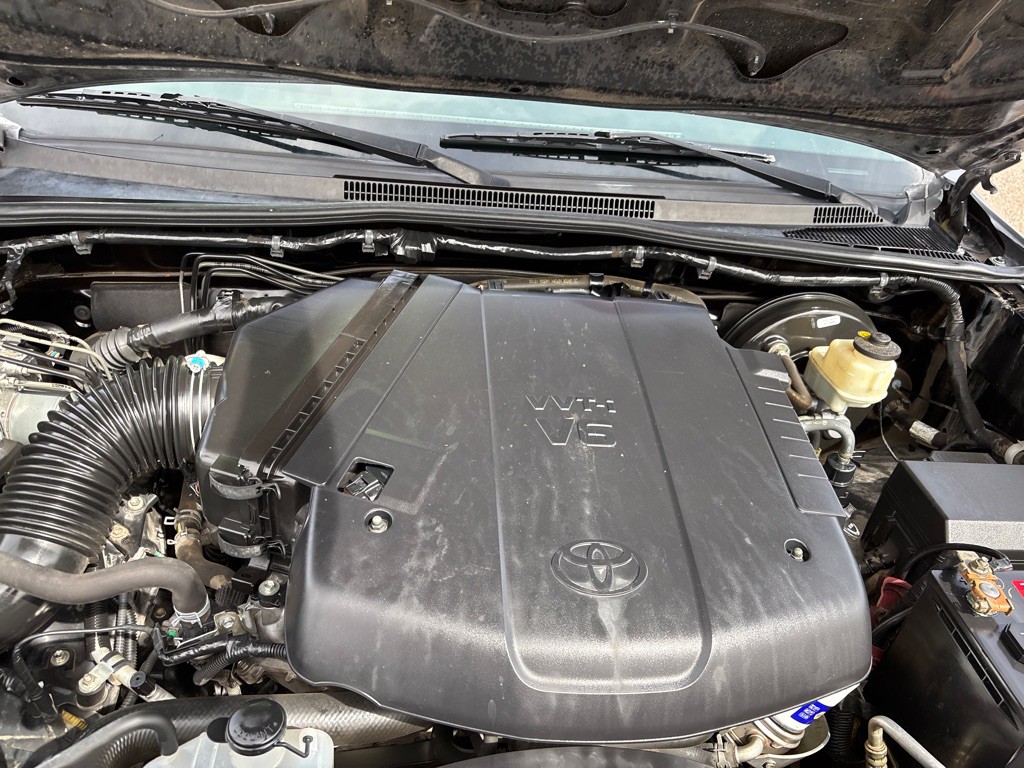 2015 Toyota Tacoma Image 9