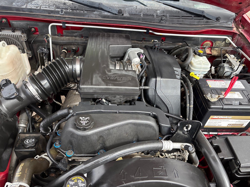 2004 Chevrolet Colorado Image 6