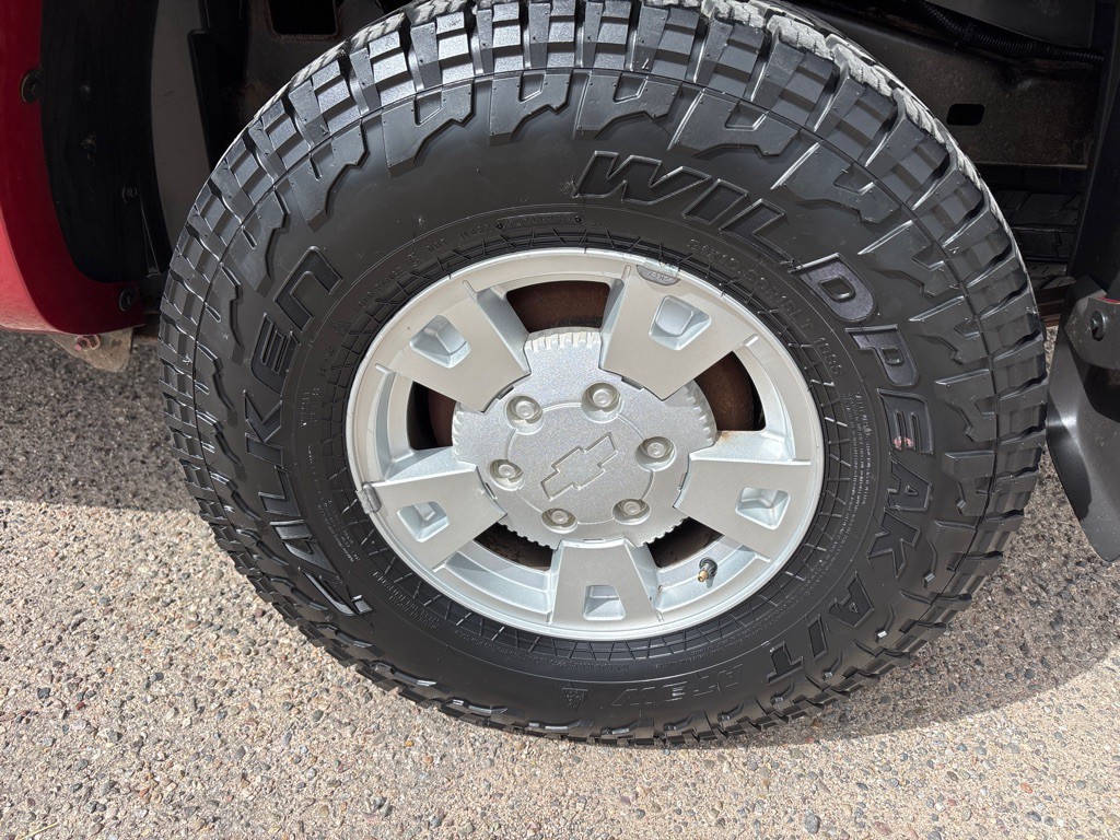 2004 Chevrolet Colorado Image 7