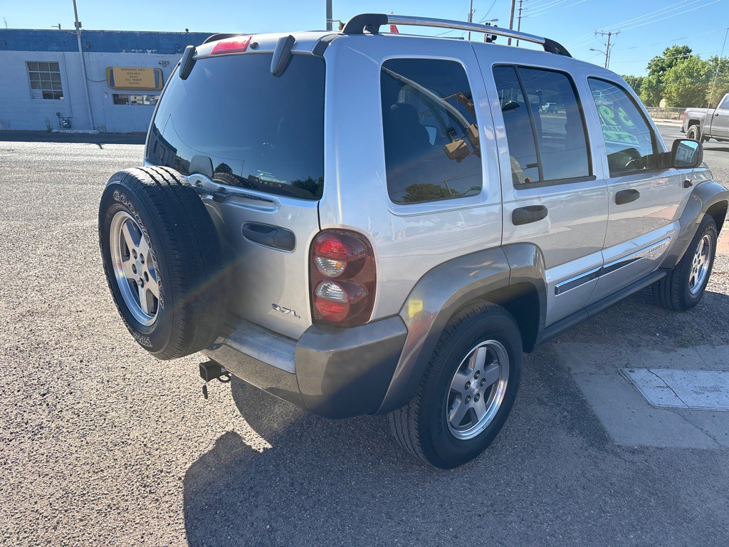 2006 Jeep Liberty Image 4