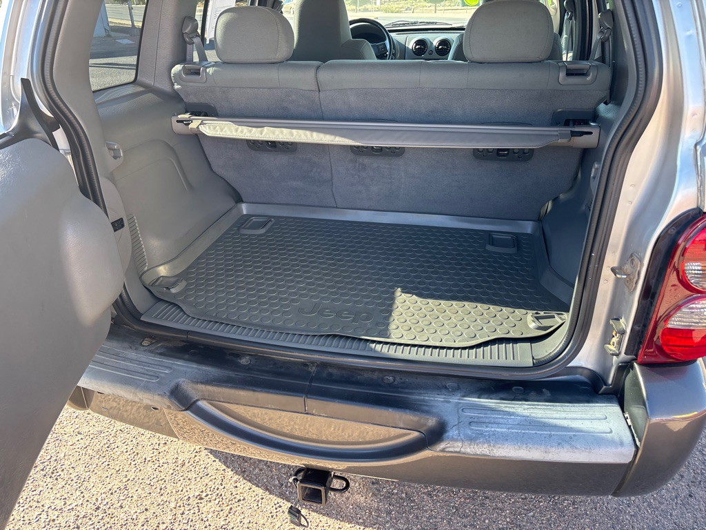 2006 Jeep Liberty Image 5