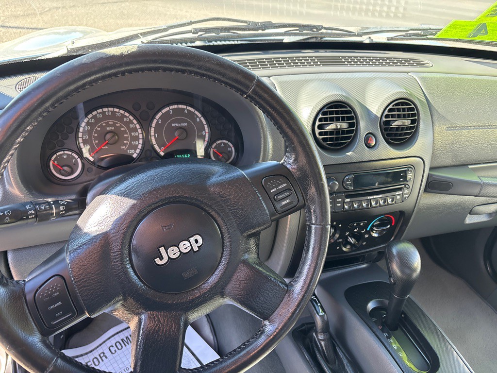 2006 Jeep Liberty Image 7