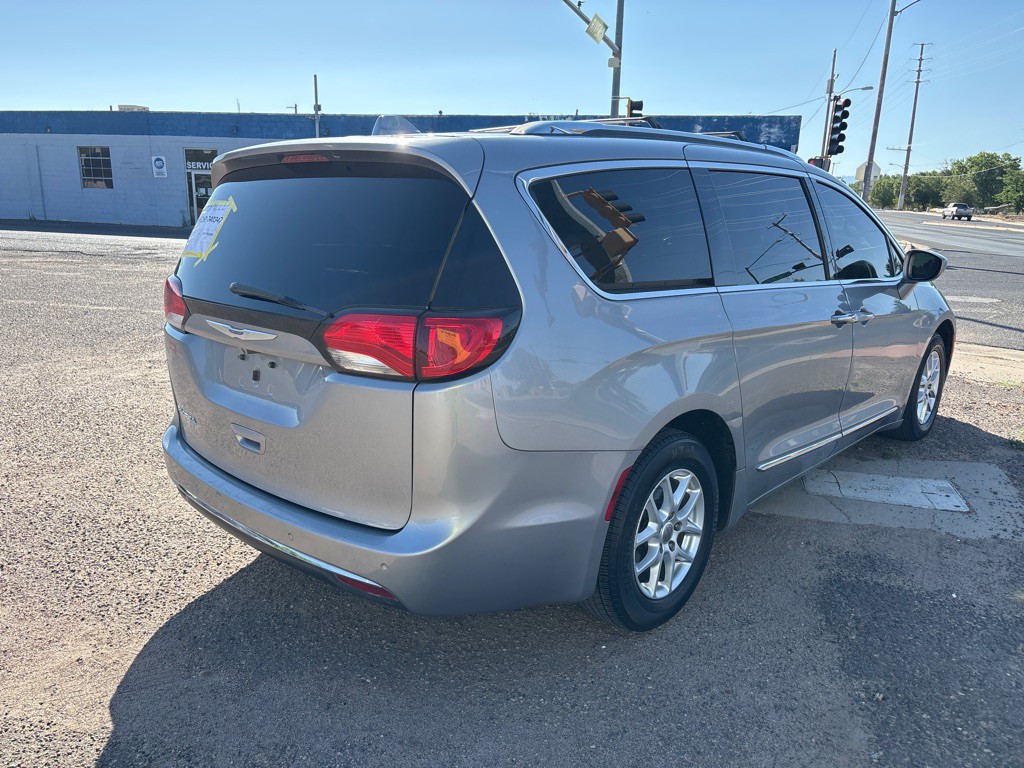 2020 Chrysler Pacifica Image 3