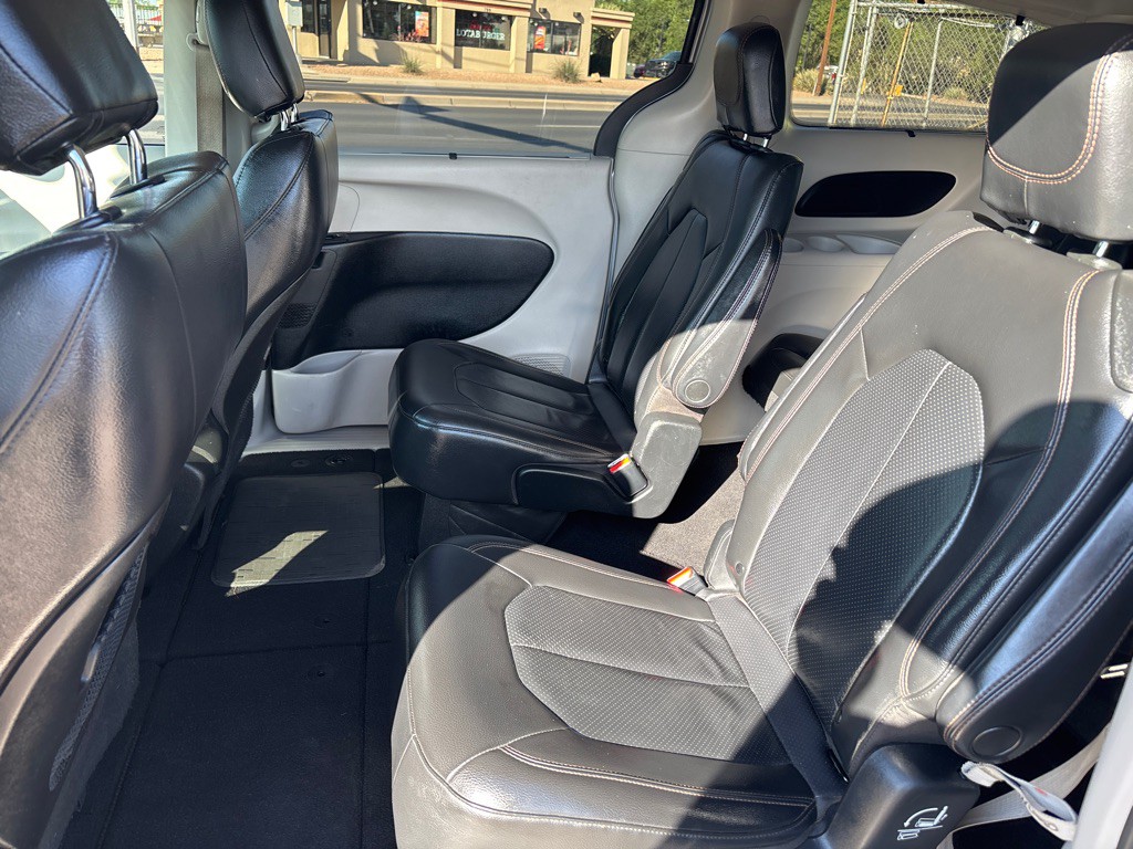 2020 Chrysler Pacifica Image 7