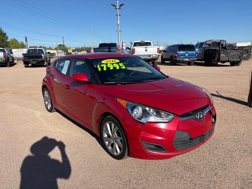 2016 Hyundai Veloster Image 2