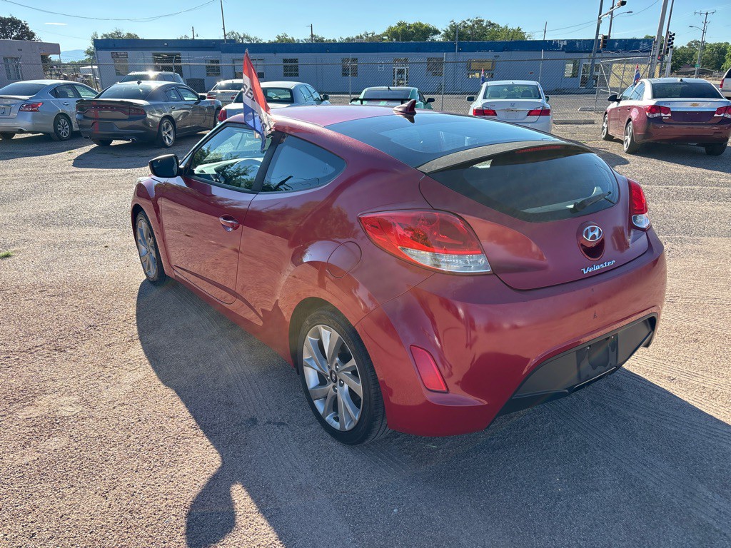 2016 Hyundai Veloster Image 4