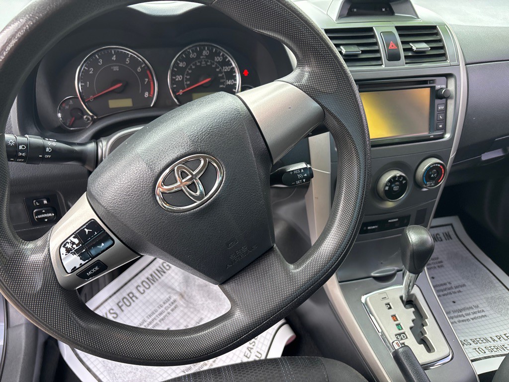 2013 Toyota Corolla Image 6