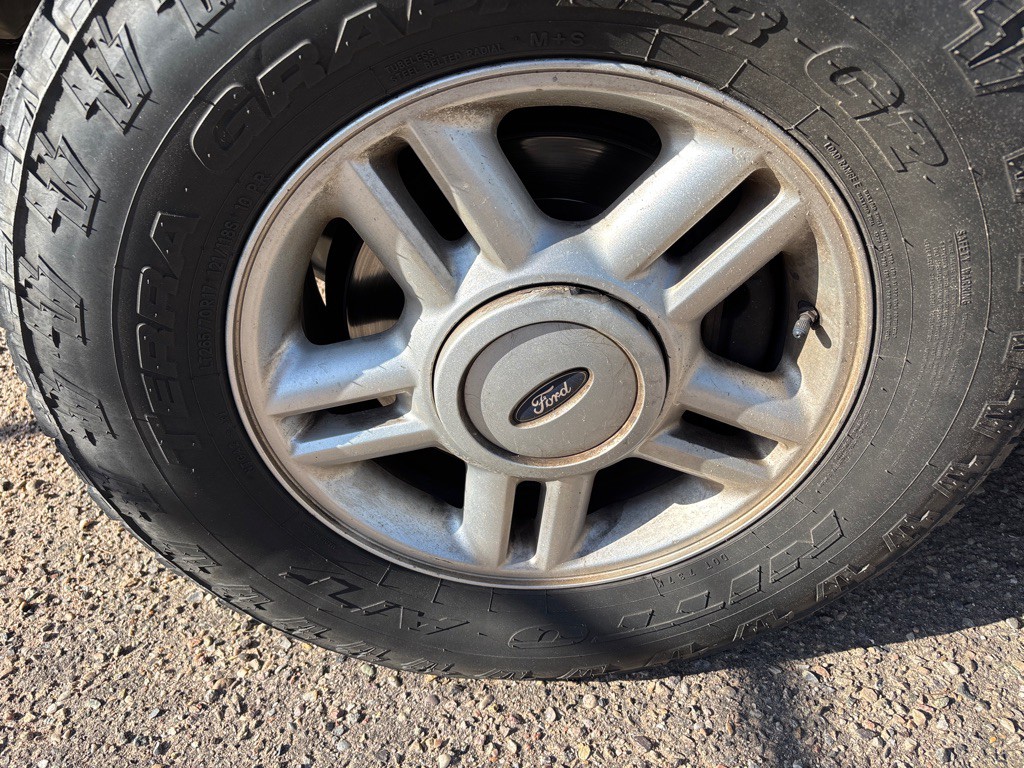 2004 Ford Expedition Image 7
