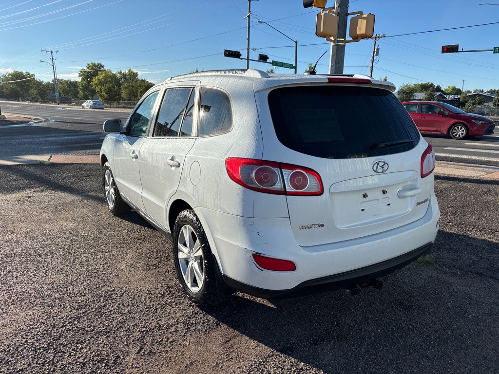 2011 Hyundai Santa Fe Image 2