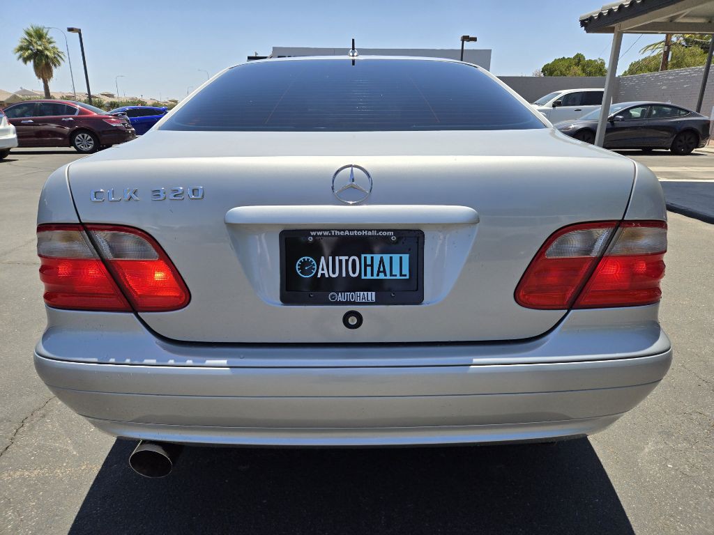 2000 Mercedes-Benz CLK-Class Image 4
