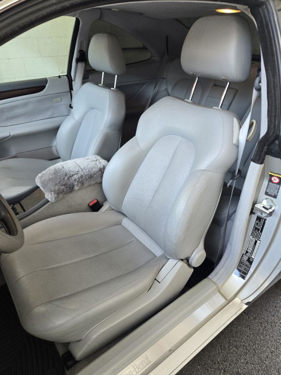 2000 Mercedes-Benz CLK-Class Image 9
