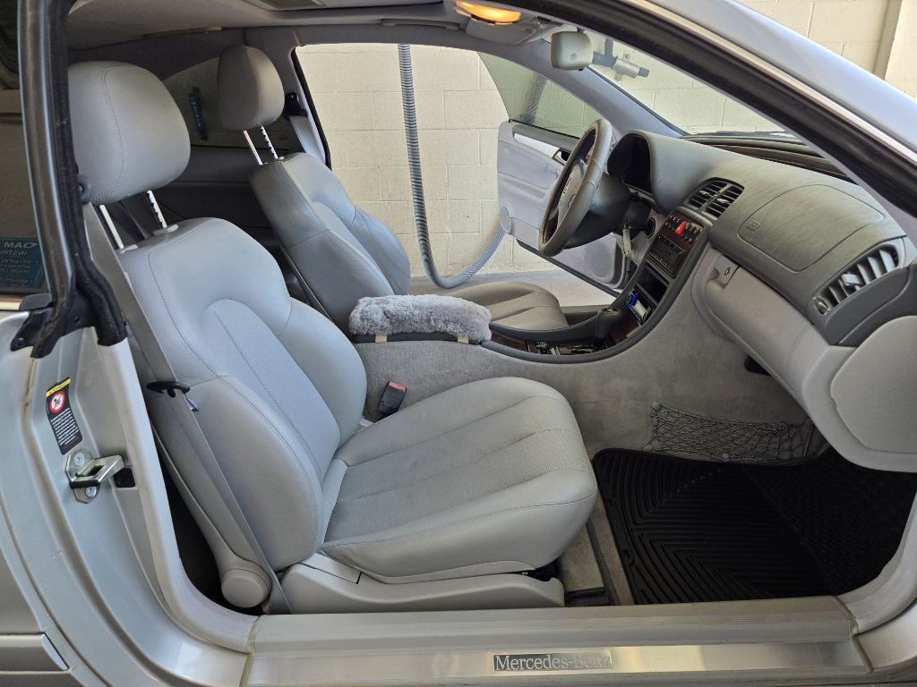 2000 Mercedes-Benz CLK-Class Image 11
