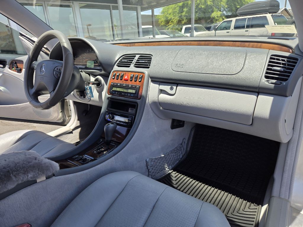2000 Mercedes-Benz CLK-Class Image 17