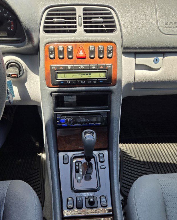 2000 Mercedes-Benz CLK-Class Image 19