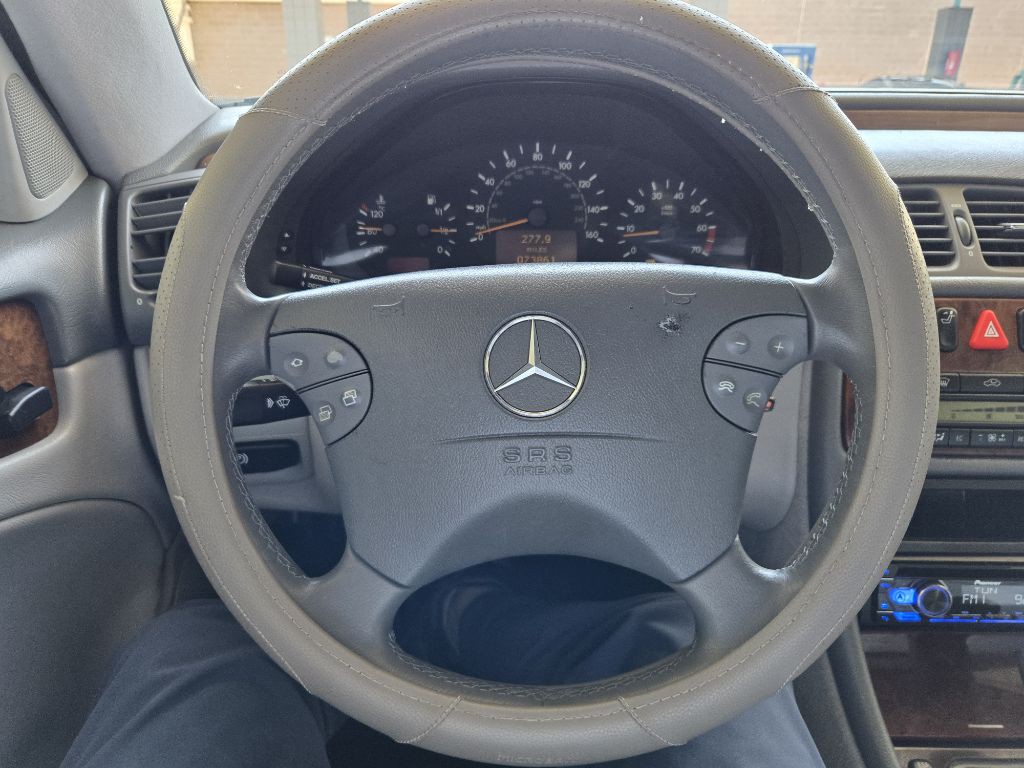 2000 Mercedes-Benz CLK-Class Image 23