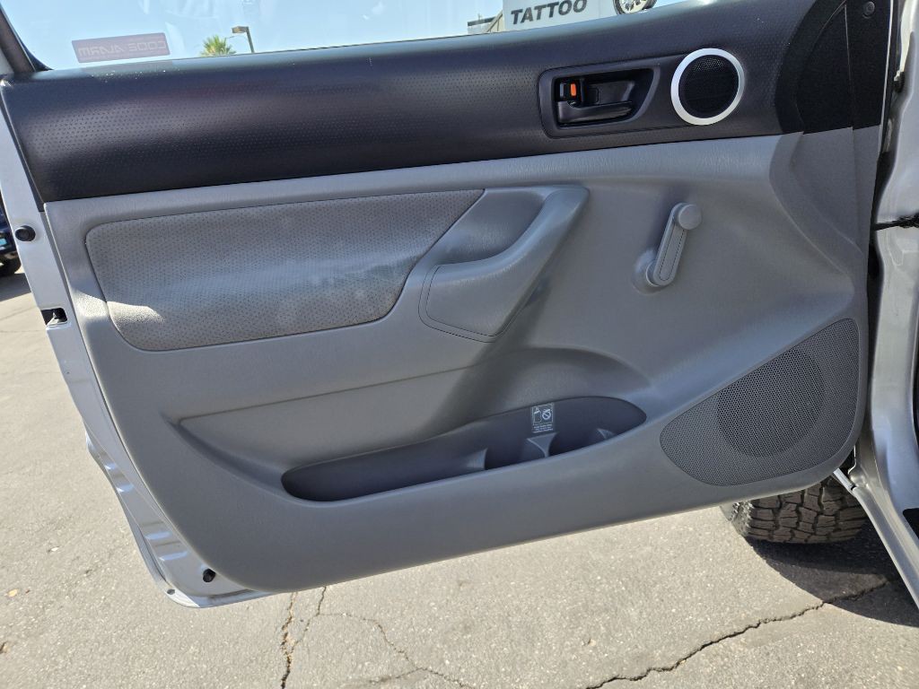 2010 Toyota Tacoma Image 12