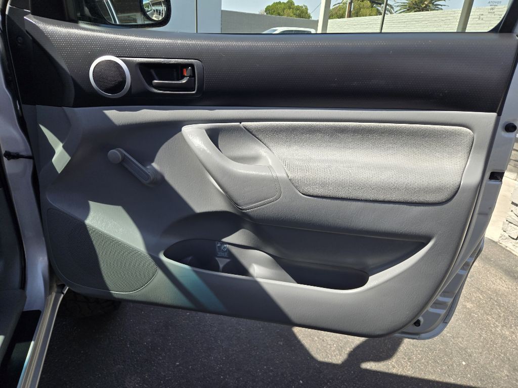 2010 Toyota Tacoma Image 14