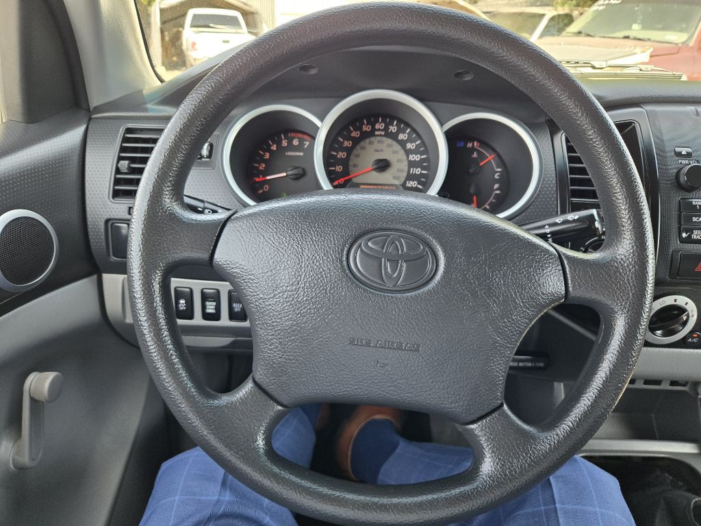 2010 Toyota Tacoma Image 18