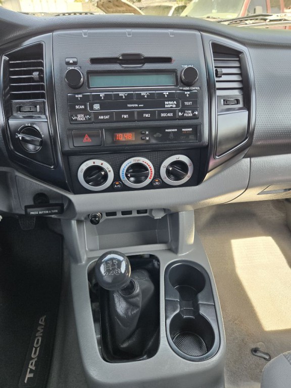 2010 Toyota Tacoma Image 19