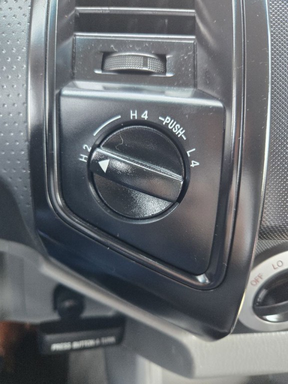 2010 Toyota Tacoma Image 21