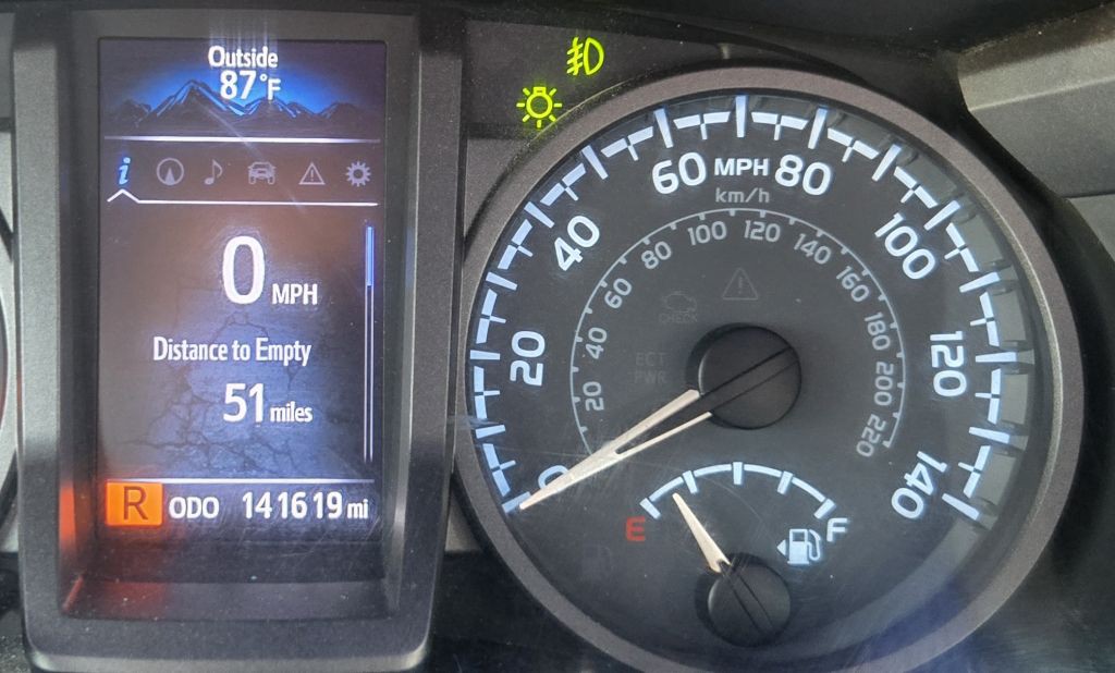 2016 Toyota Tacoma Image 18