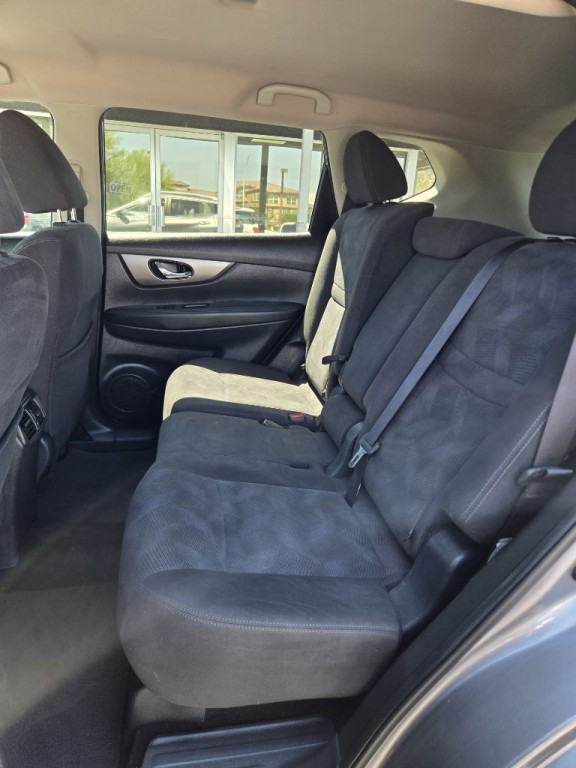 2016 Nissan Rogue Image 11