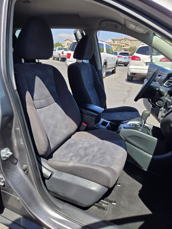 2016 Nissan Rogue Image 14