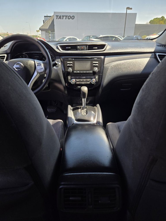 2016 Nissan Rogue Image 17