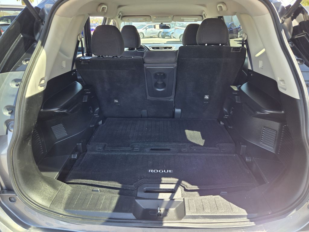 2016 Nissan Rogue Image 18