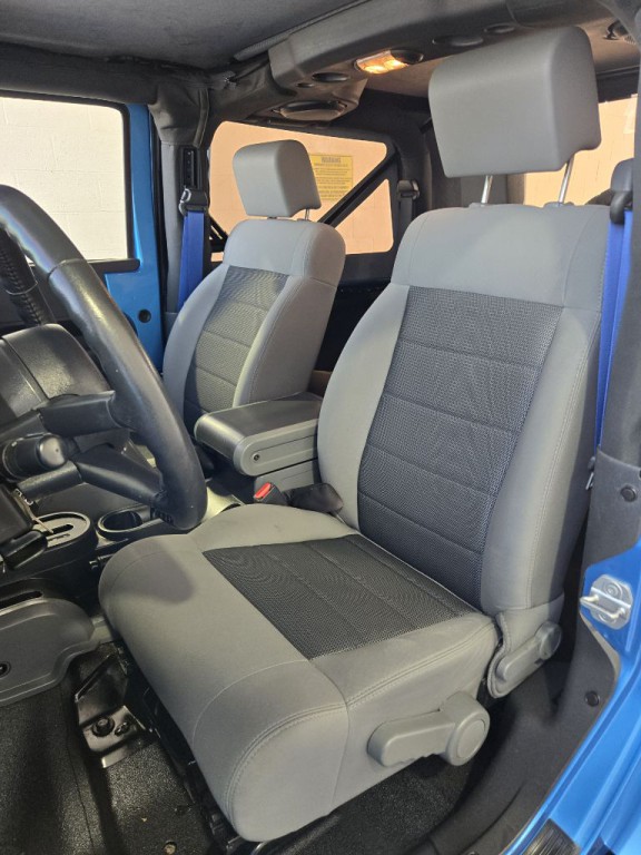 2010 Jeep Wrangler Image 9