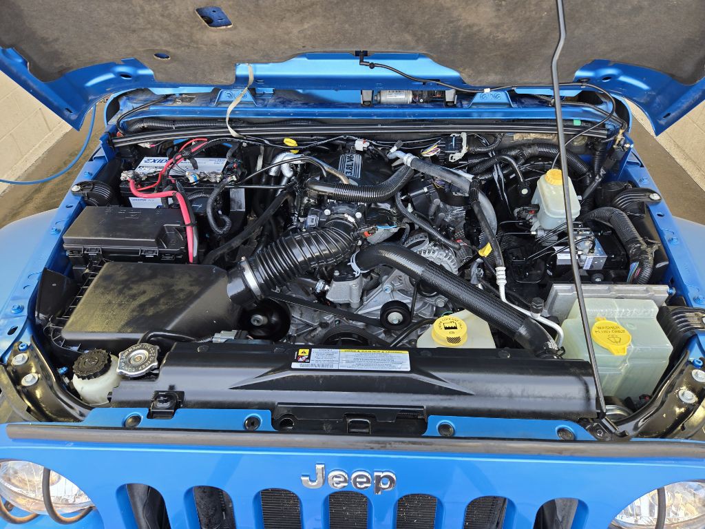 2010 Jeep Wrangler Image 16