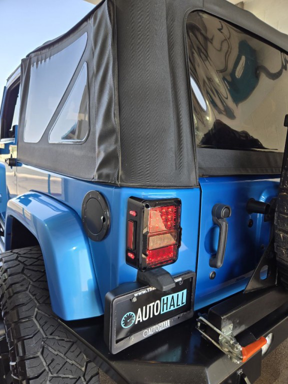 2010 Jeep Wrangler Image 17