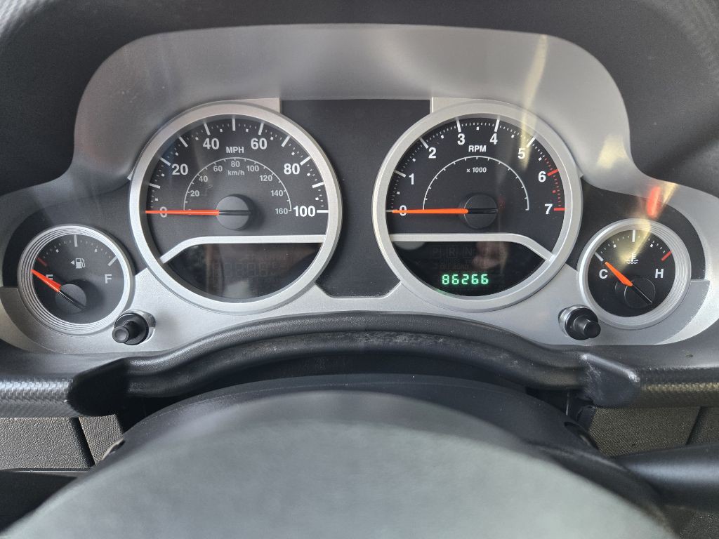 2010 Jeep Wrangler Image 23