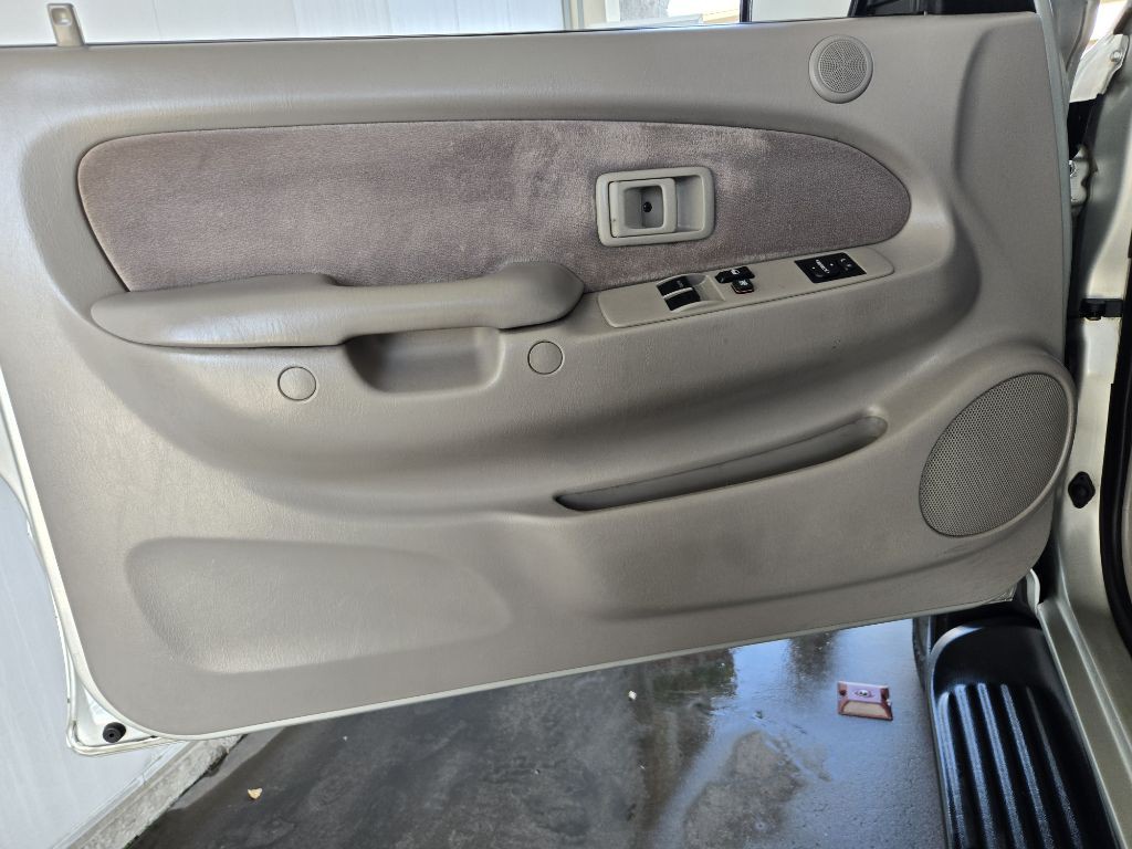 2003 Toyota Tacoma Image 10