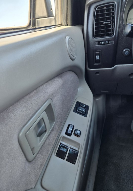 2003 Toyota Tacoma Image 16
