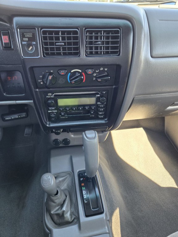 2003 Toyota Tacoma Image 19