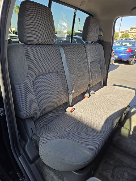 2015 Nissan Frontier Image 14
