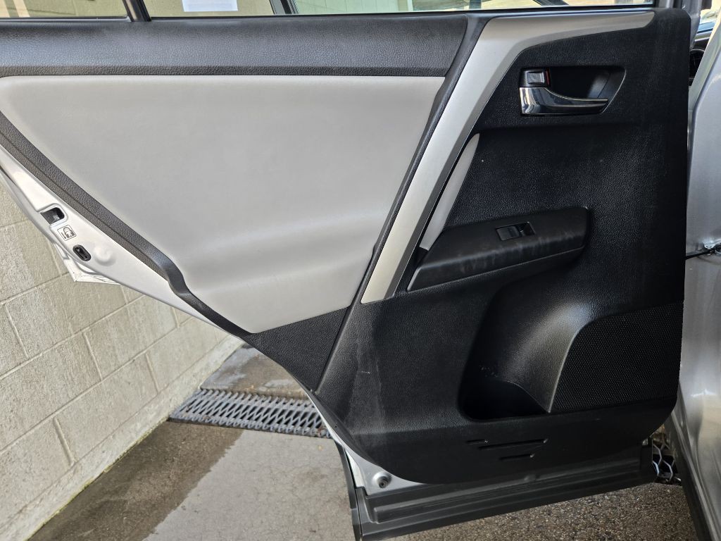 2016 Toyota Rav4 Image 15