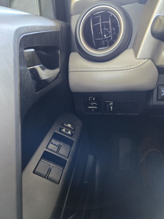 2016 Toyota Rav4 Image 23