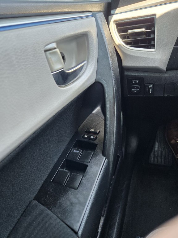 2014 Toyota Corolla Image 20